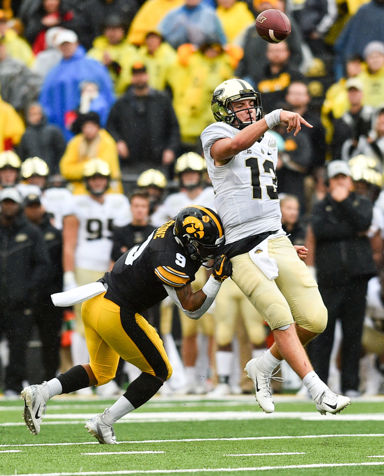 101919-qct-spt-purdue-ia-foot-092a.jpg